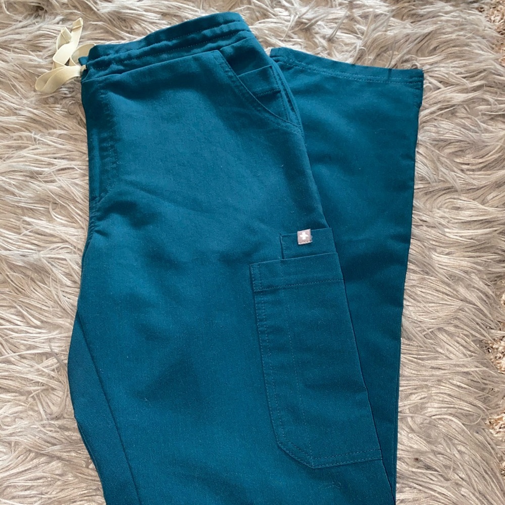 yola scrub pants figs caribbean blue